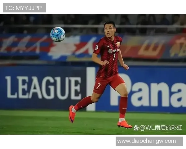 谁的足球明星队服引领潮流探寻背后的故事与荣耀 谁的足球明星队服引领潮流探寻背后的故事与荣耀